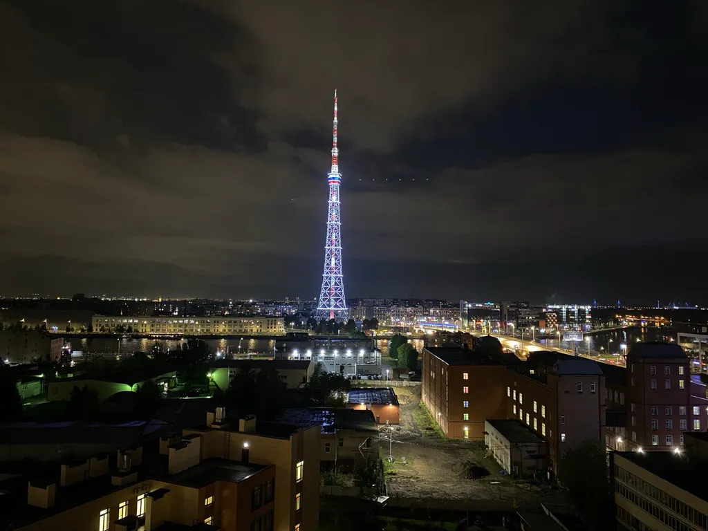 Квартира Атмосферная квартира с видом на Неву в 7 мин пешком метро Лесная — Санкт-Петербург