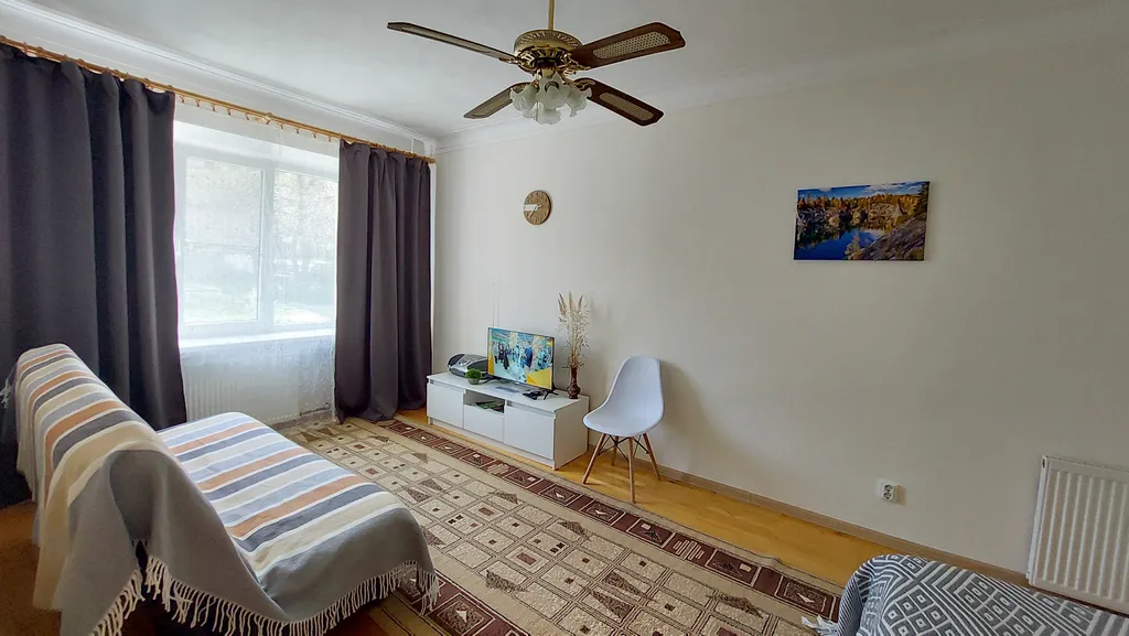 Уютная квартира около набережной в центре города "Как дома"