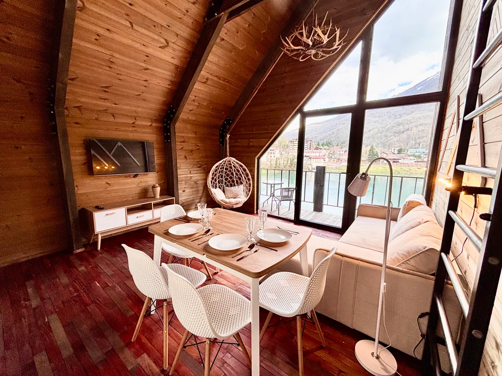 Family Suit, 2-х уровневая квартира вид на озеро — аренда посуточно в Красная Поляна