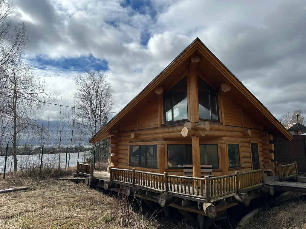 Дом с баней на Неве