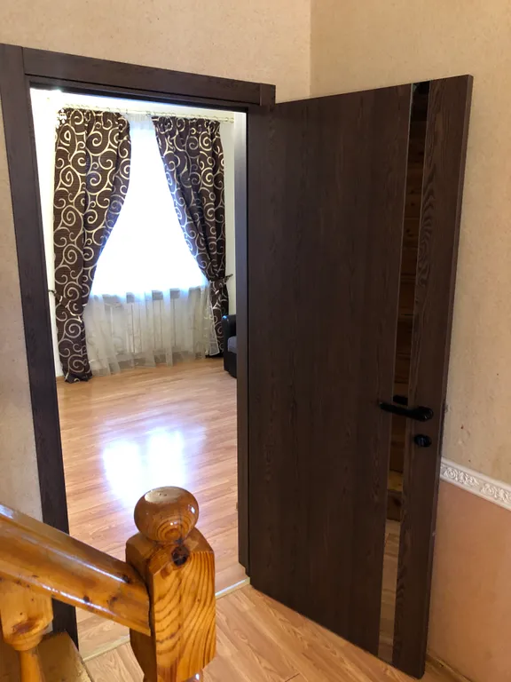 Коттедж Коттедж с большим бассейном — Черное