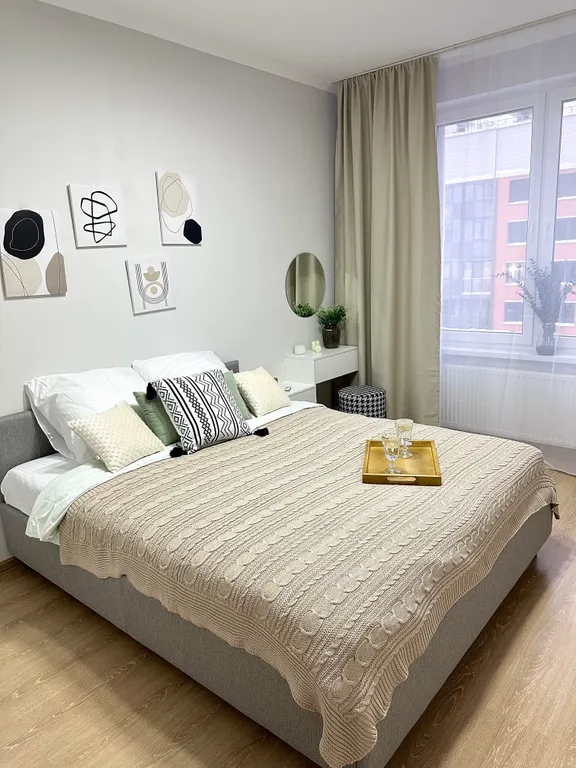 Новый дизайнерский апартамент с бесплатной парковкой для гостей