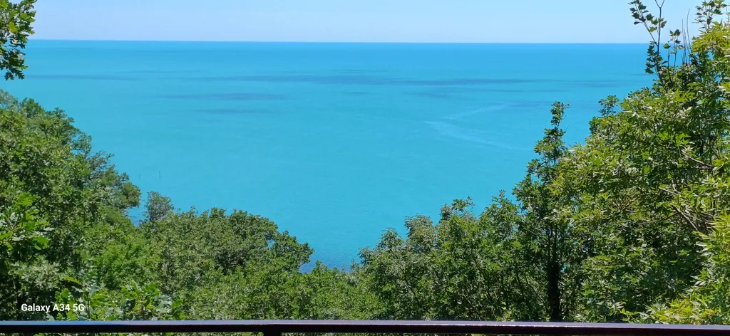 Квартира Комната Панорама в доме Остановка Море с видом на море и лес — аренда посуточно в Джубга