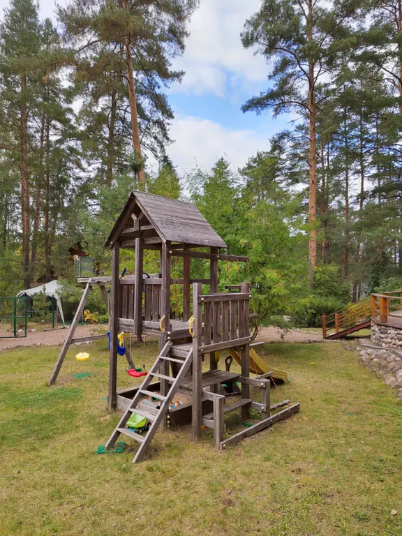 Коттедж Дом для отдыха в живописном месте — Луга