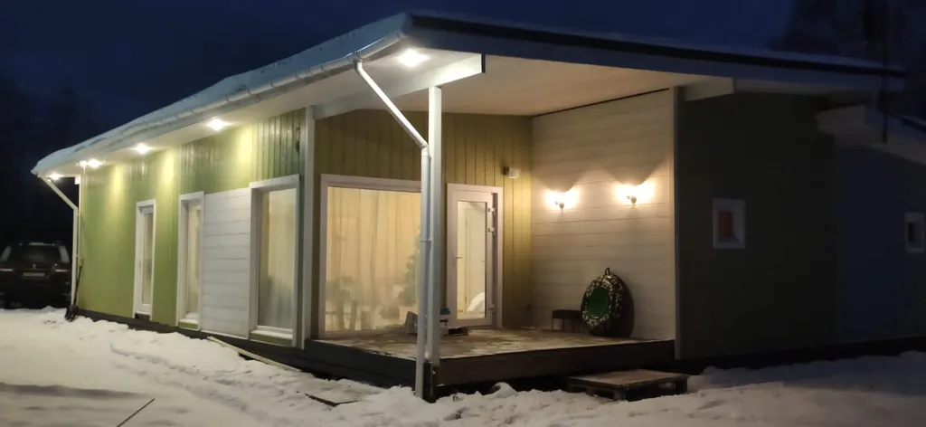 Коттедж Twin house на берегу озера — аренда посуточно в Боровичи