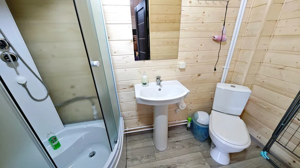 Солнечный домик-студия люкс с террасой, кухней, ванной комнатой