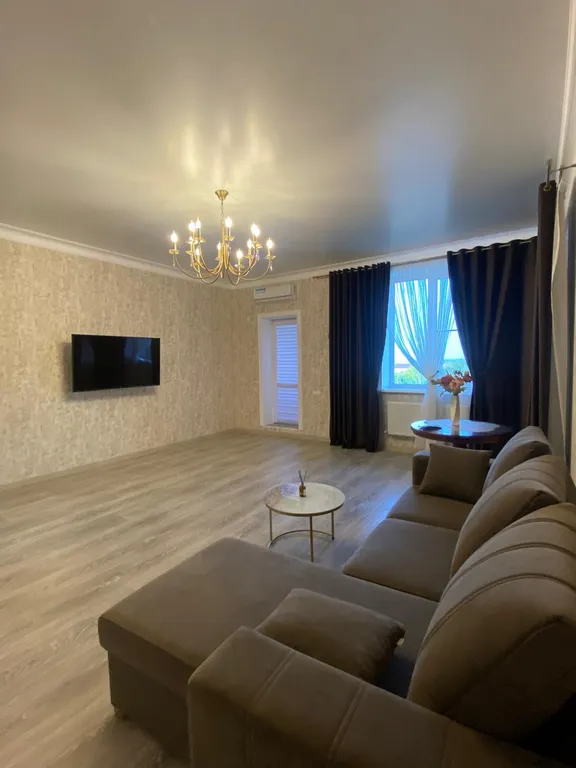 Двухкомнатная квартира в самом центре, новый дом, вид на море