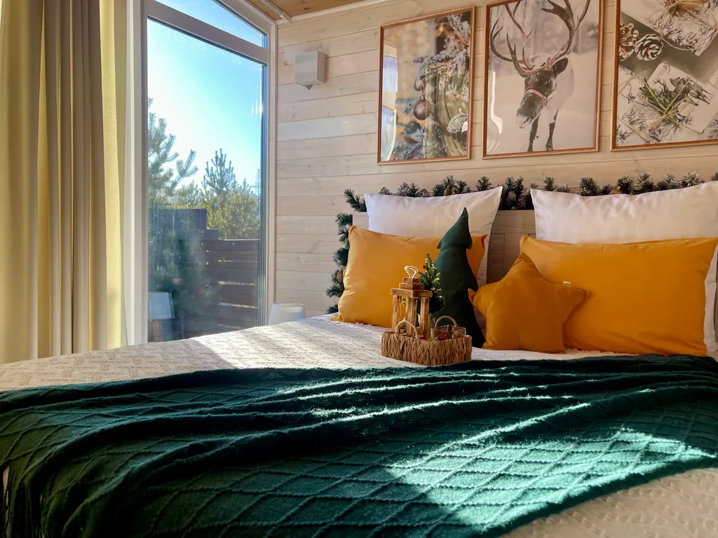 Уютный светлый дом с панорамным остеклением и банным чаном