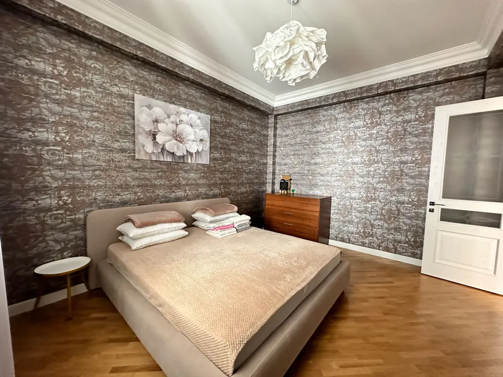 Уютная, светлая, новая квартира с панорамными окнами