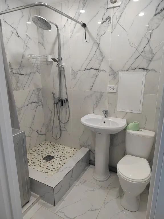 Шикарная двухкомнатная квартира с евроремонтом в тихом спальном районе