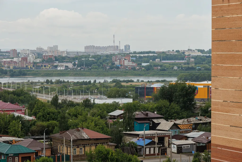 Квартира возле 130 квартала с панорамным балконом