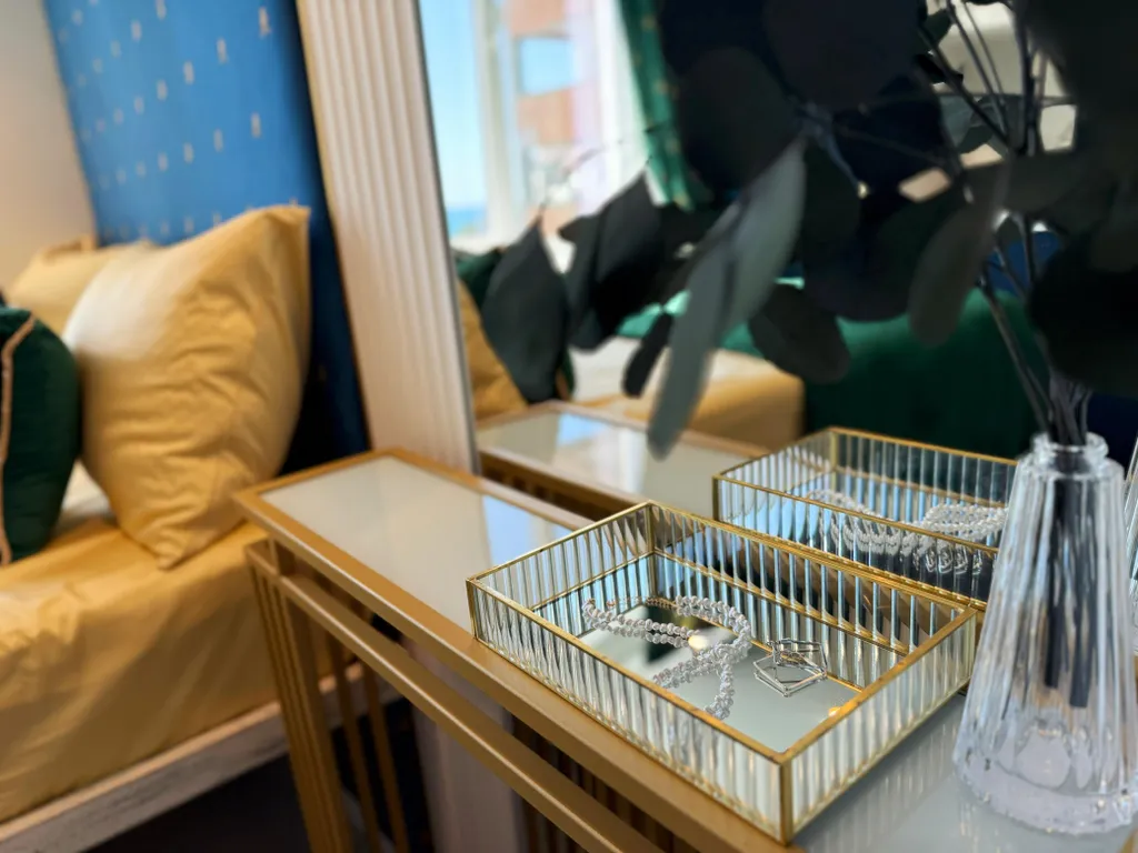 Дизайнерские апартаменты с видом на море