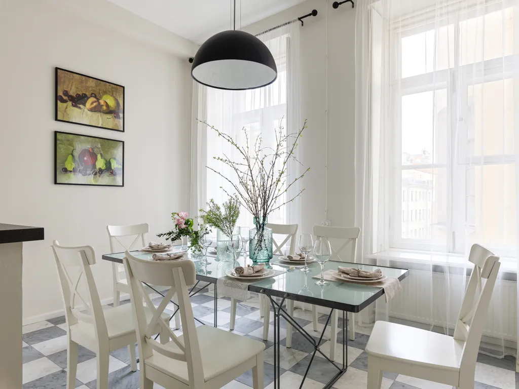 У Невского с видом на Фонтанку