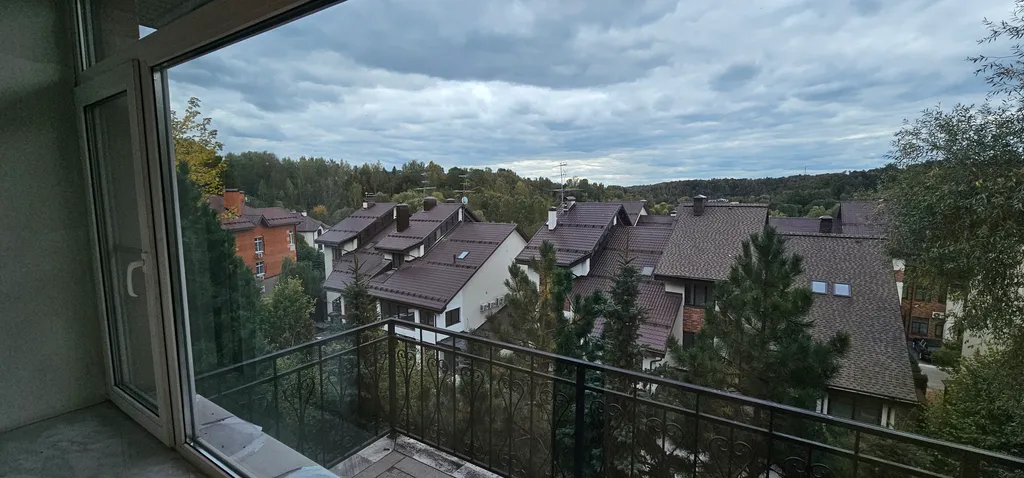 Большой дом в тихом КП