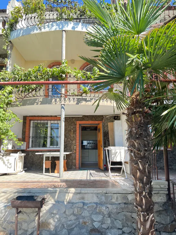 Дом с видом на море для большой семьи