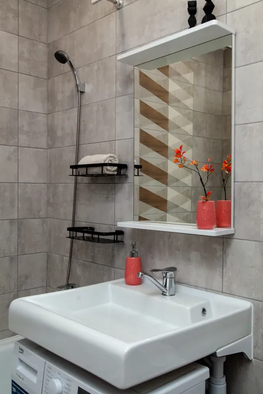 Студия с дизайнерским ремонтом