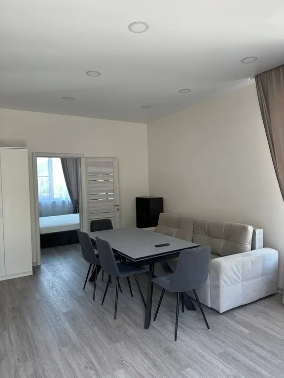 Дом с бассейном