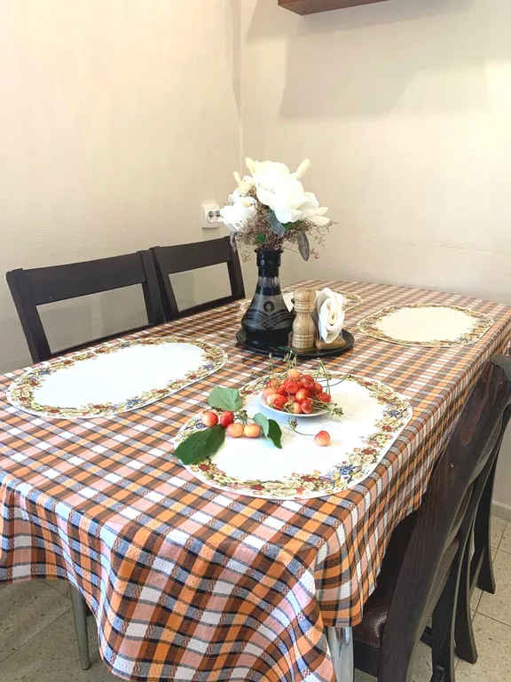 Семейный 3-х комнатный номер в тихом районе