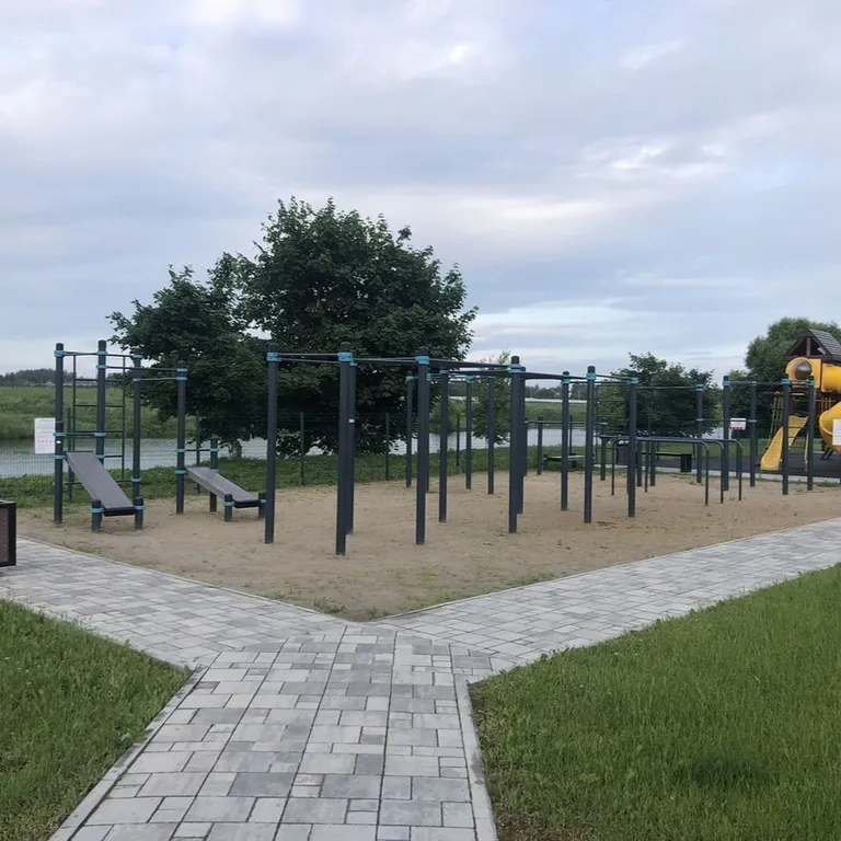 Дом у озера в стиле А-frame