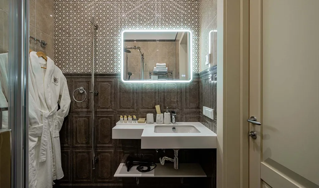 Делюкс с выходом к бассейну и террасой