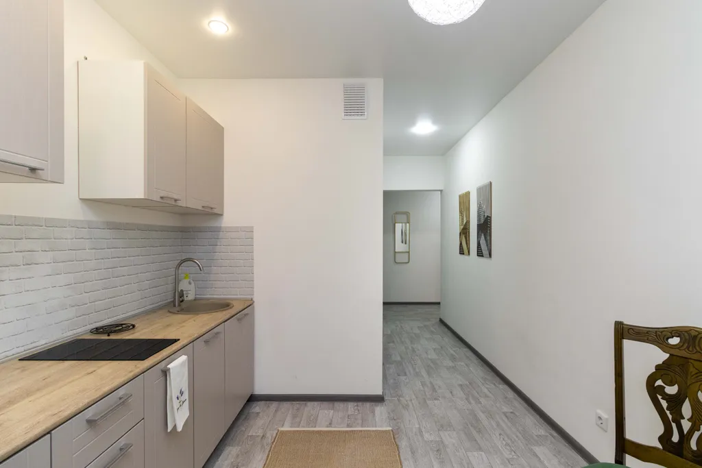 Квартира с жёлтым диваном