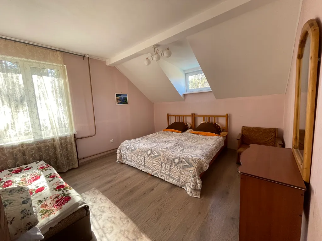 Дом в уникальном месте на берегу озера