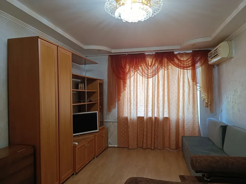 3-комнатная Квартира — аренда посуточно в Шахты