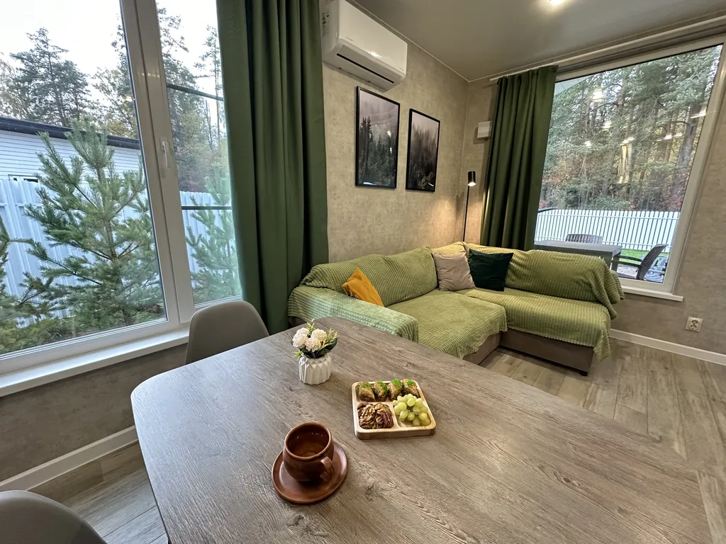 Коттедж Семейный дом с 2 спальнями у леса и озера — Борисово