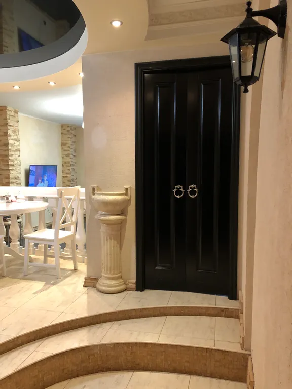 В Индустриальном районе тц Планета