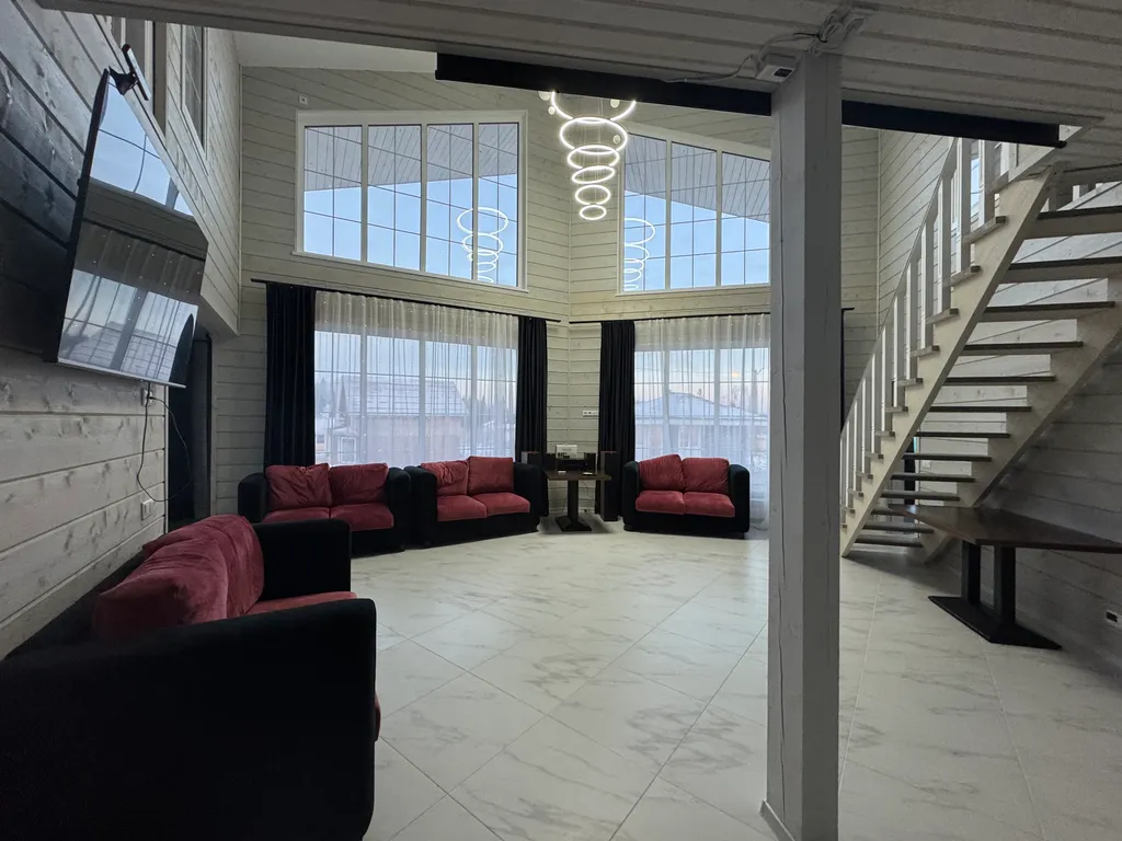 Новый коттедж с сауной и бассейном