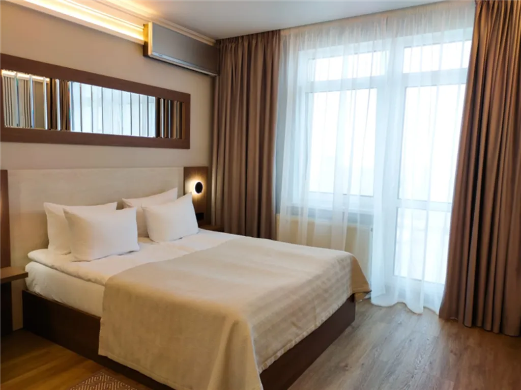 Люкс двухкомнатный с прямым видом на море и балконом (Корп.В)