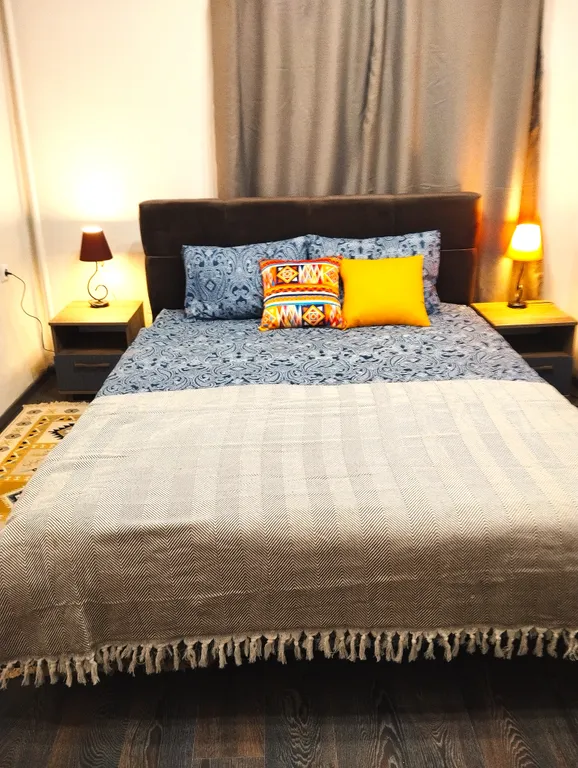 Квартира Двухместная комната в 10 мин. пешком от трех вокзалов в центре Москвы — Москва