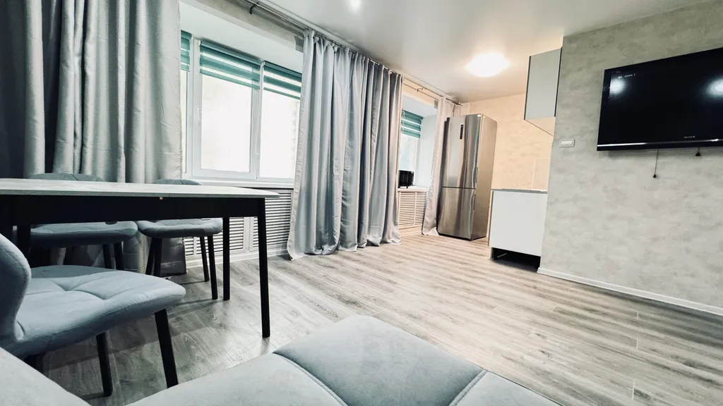 Уютная двухкомнатная квартира напротив ЖД вокзала