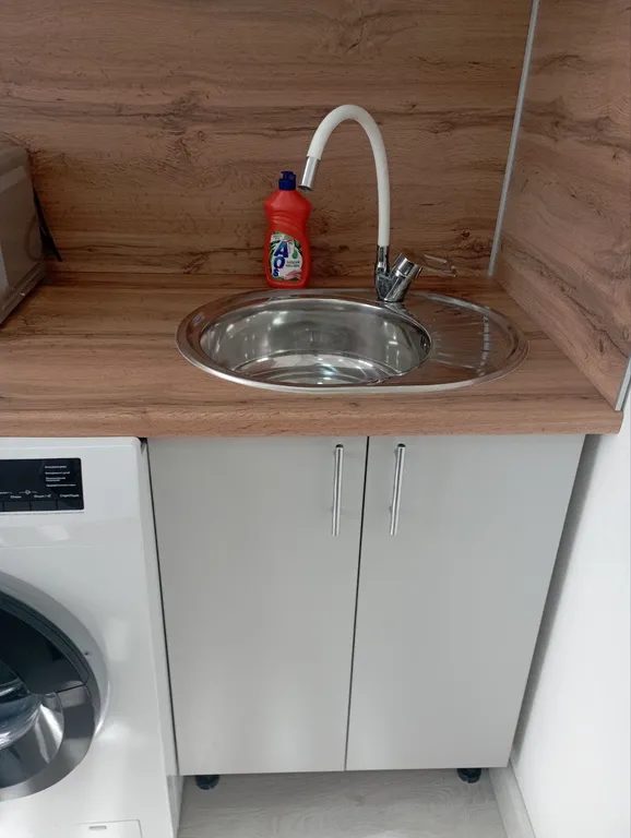 У набережной и пляжа Бриз