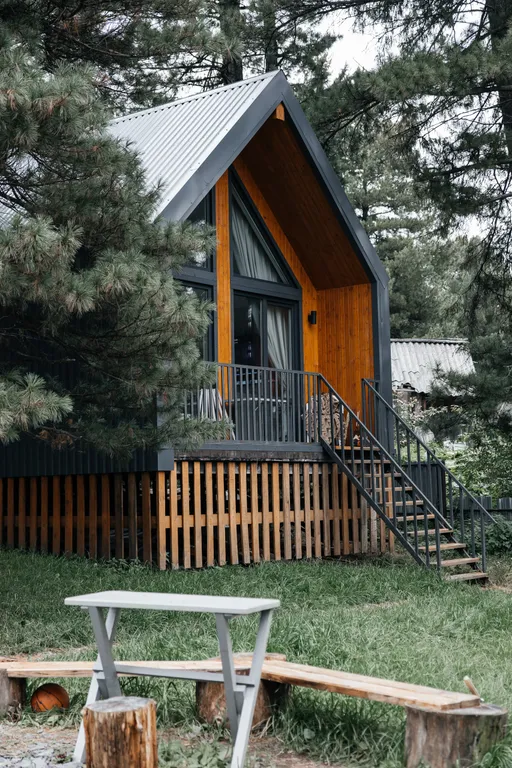 Уютный домик в кедровом лесу