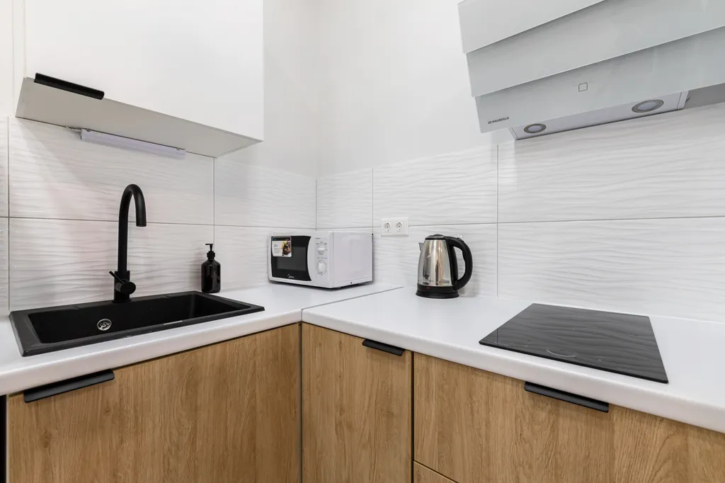 Красивая и уютная студия вблизи метро рядом с центром города