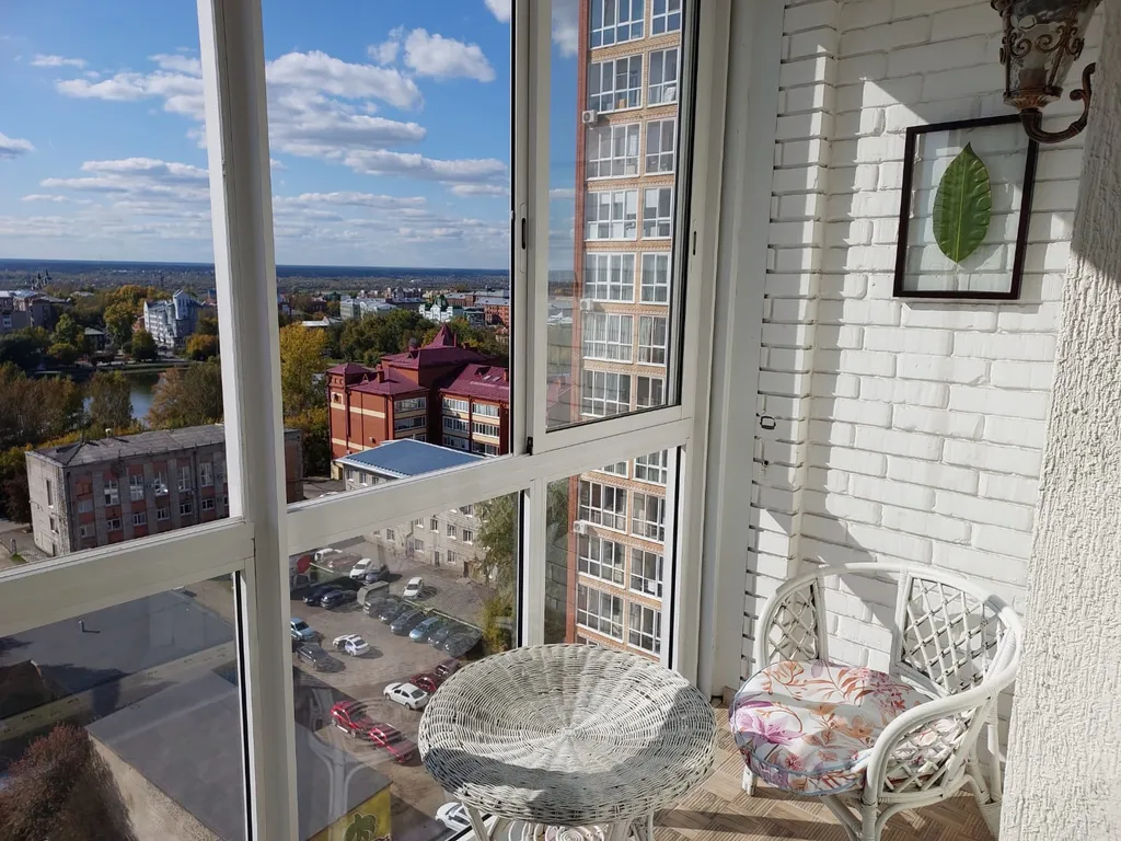 Уютная современная квартира в новом доме с красивым видом на город