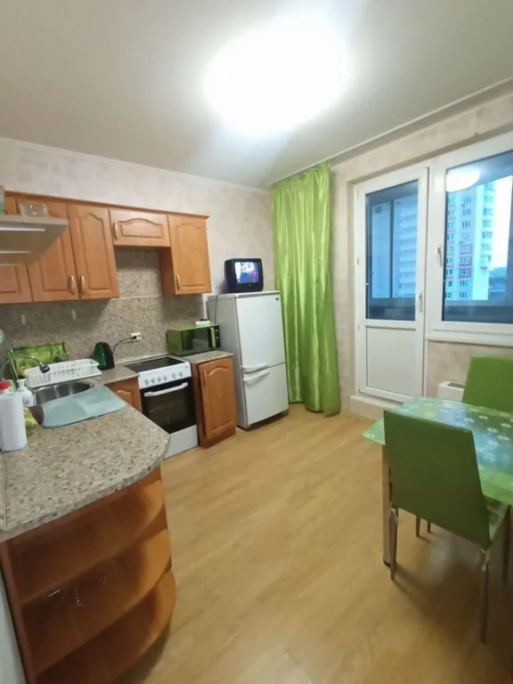 Полноценная комфортная квартира с отдельной кухней и балконом