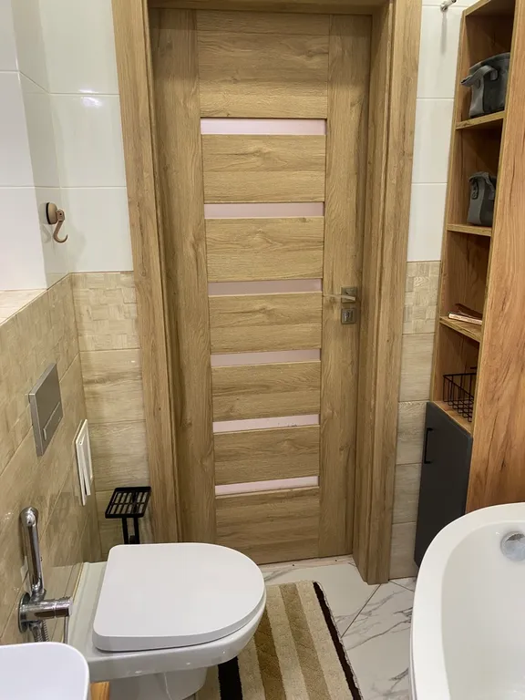 Современная квартира с видом на лес