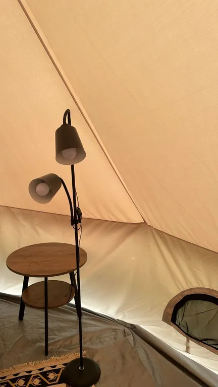 Шатер в саду