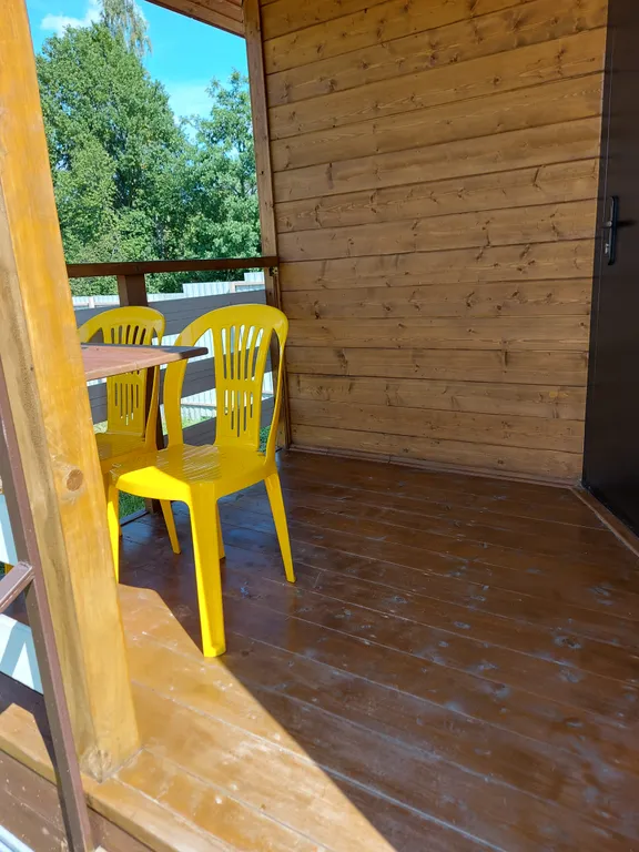 Дом на берегу пруда для четырёх человек