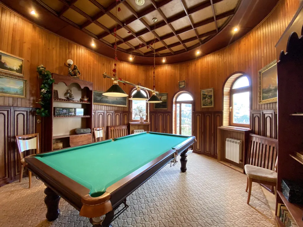 Дом в центре с видом на море