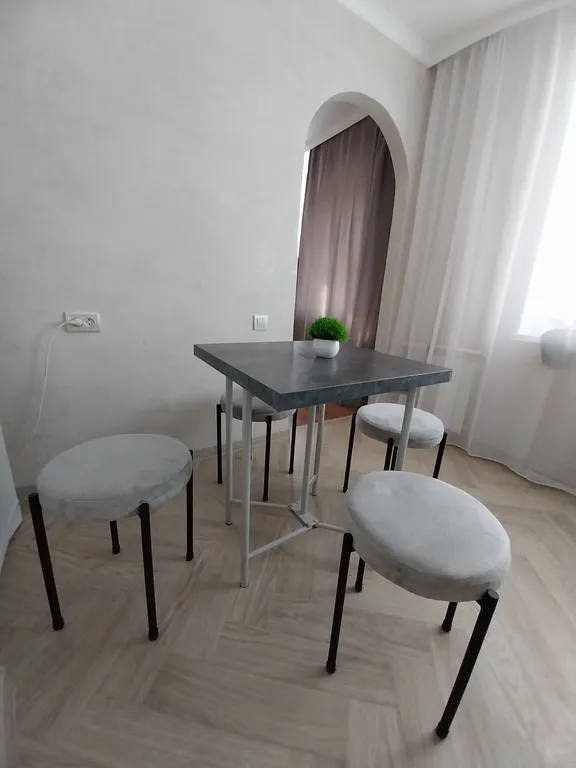 Awesome two-room в Зелёной зоне