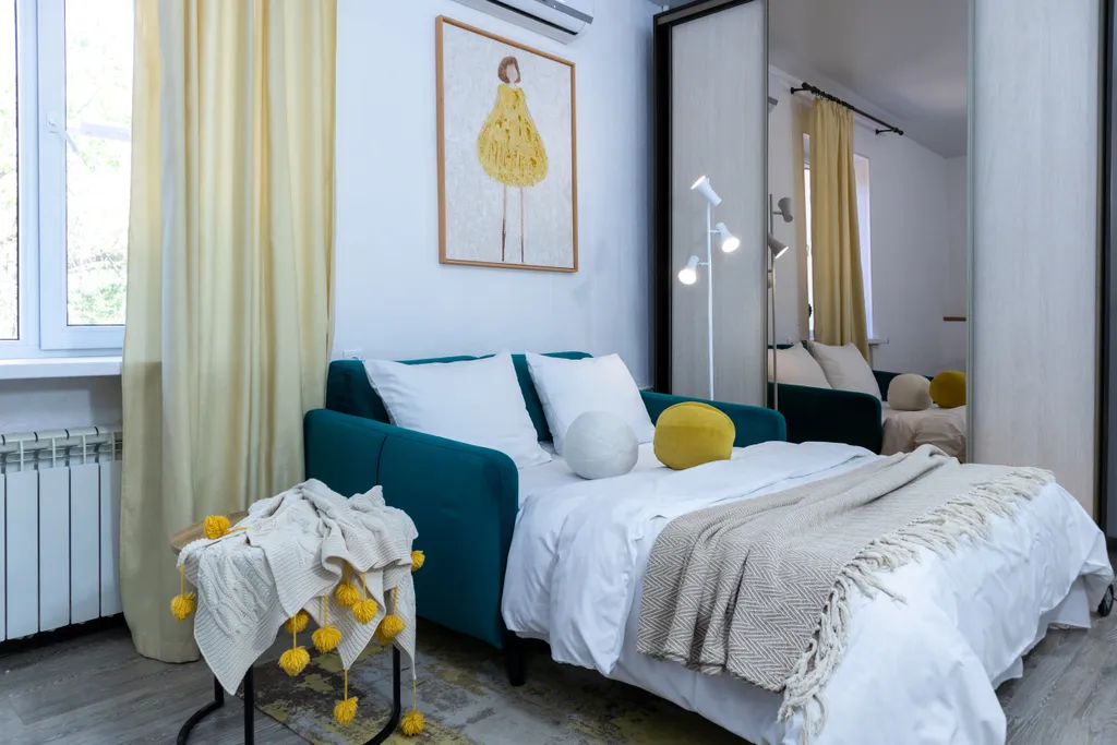 Атмосферные апартаменты на набережной в доме с колоннами Ловец Снов 1