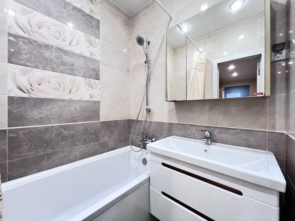 Двухкомнатная ЦЕНТР новый дом