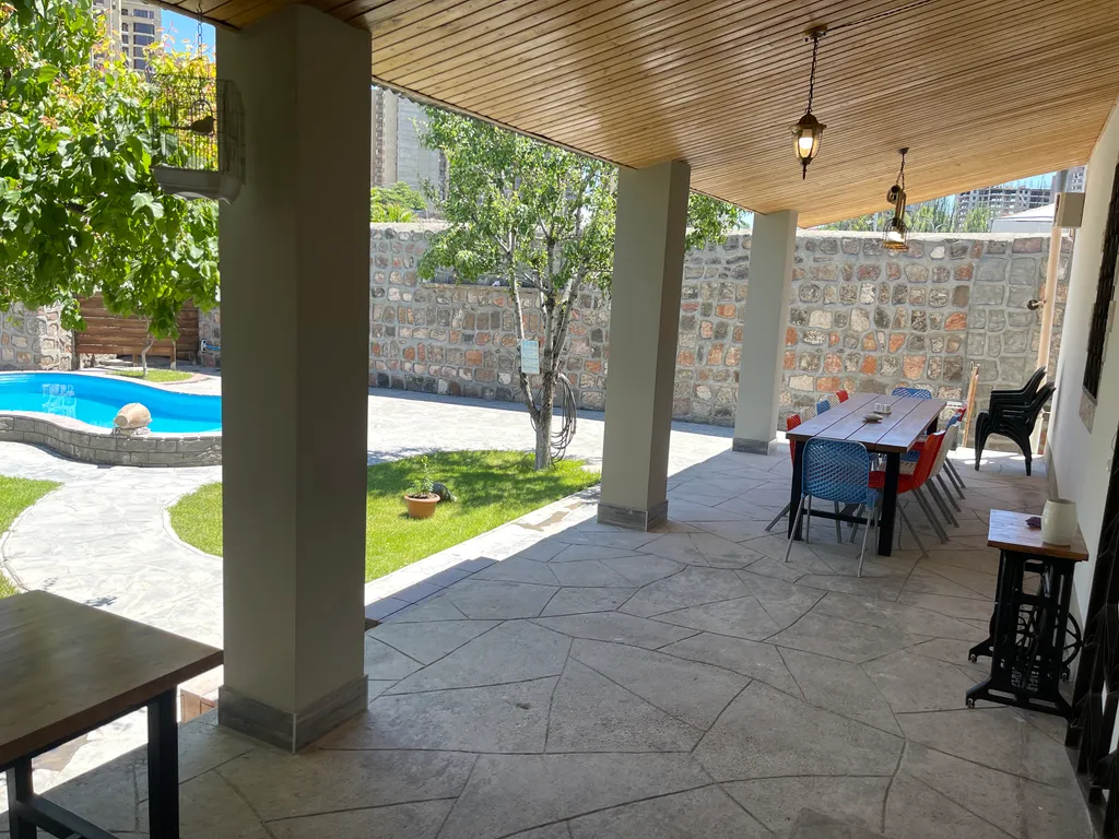 Шикарный дом в центре с бассейном