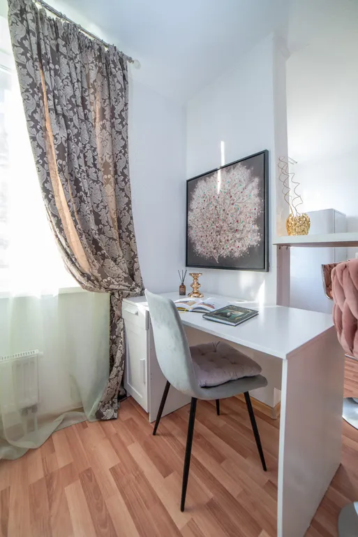 Студия с балконом на Анатолия Муранова 12 для двоих