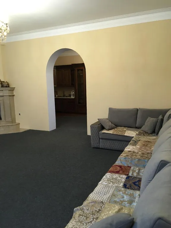 8-комнатный Дом