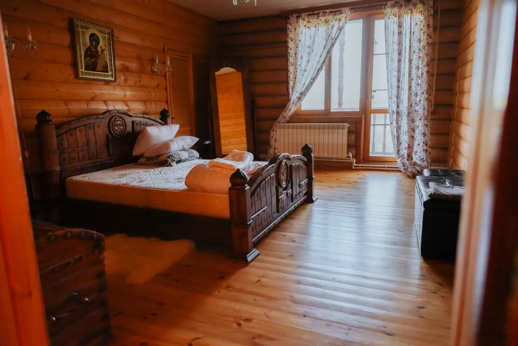 Огромная фамильная усадьба с баней на берегу водохранилища