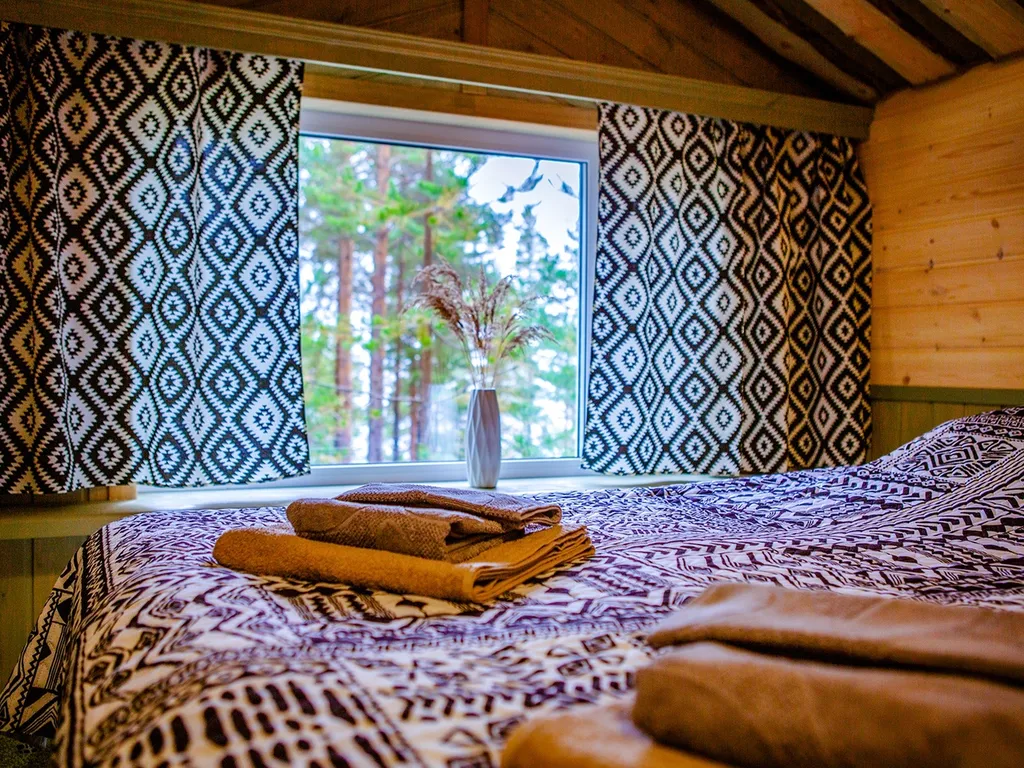 Уютный и просторный коттедж в сосновом бору на берегу озера